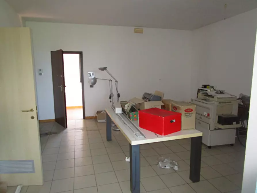 Immagine 3 di Ufficio in affitto  a Limena