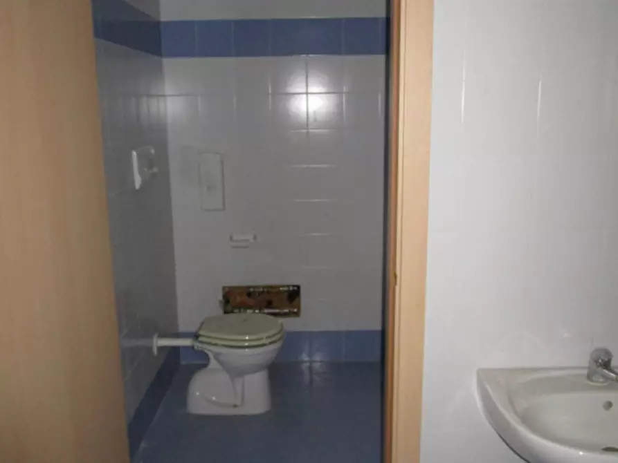 Immagine 4 di Ufficio in affitto  a Limena