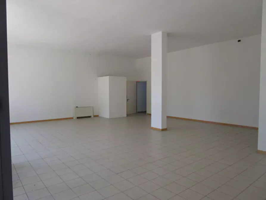 Immagine 1 di Ufficio in affitto  a Limena