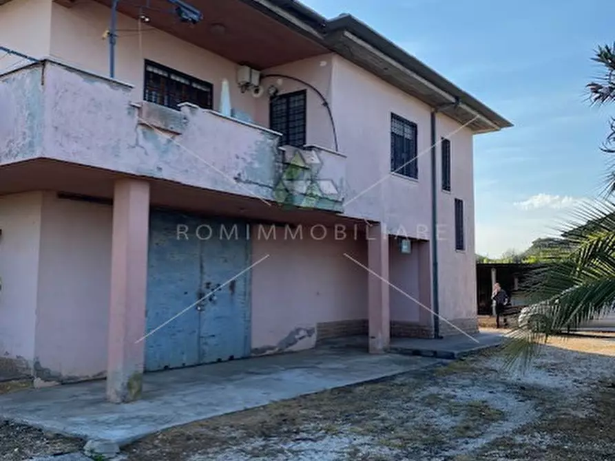 Immagine 3 di Villa in vendita  in Via Della Cooperativa a Latina