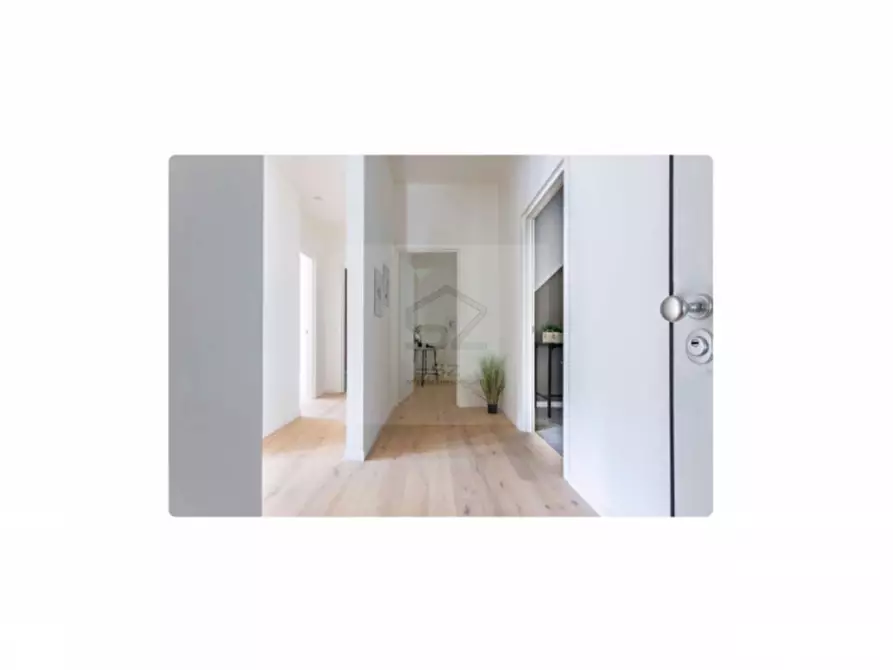 Immagine 6 di Appartamento in vendita  in Riviera dei Ponti Romani a Padova