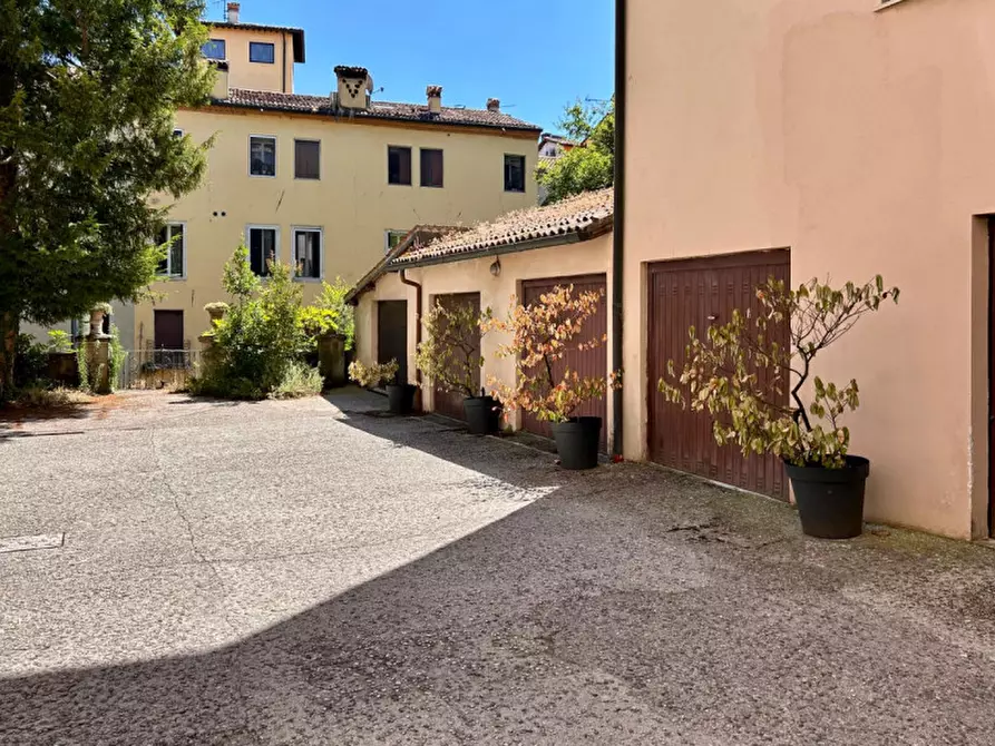 Immagine 19 di Appartamento in vendita  in Contra' Carpagnon a Vicenza