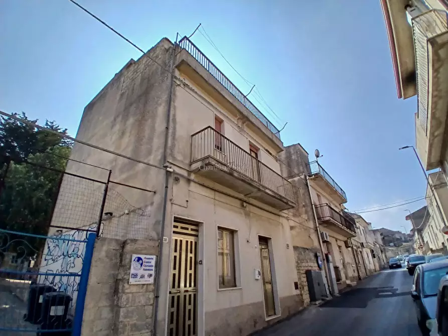 Immagine 2 di Casa indipendente in vendita  in Via Loreto a Modica