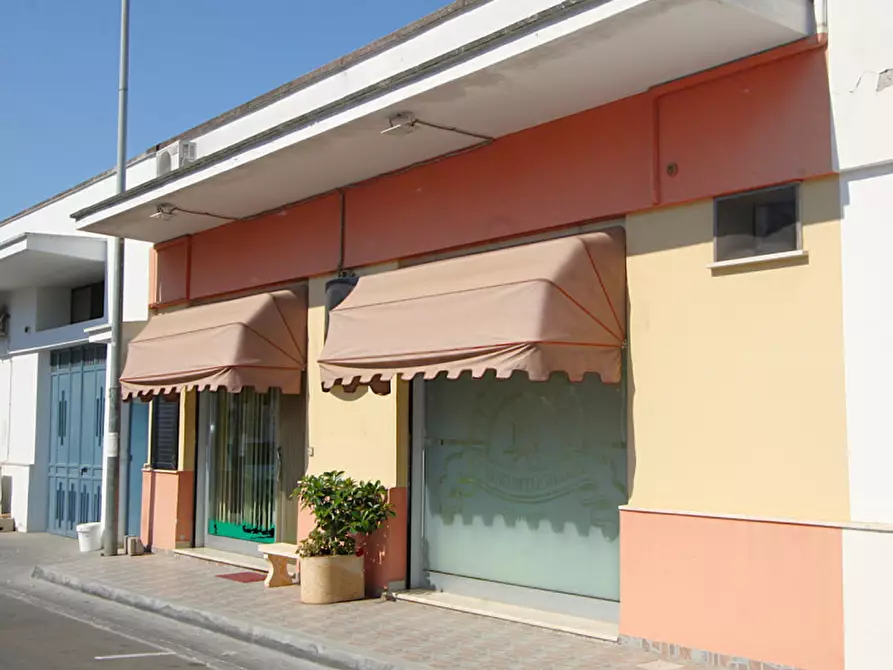 Immagine 1 di Attività commerciale in vendita  in Via Bolzano a Matino
