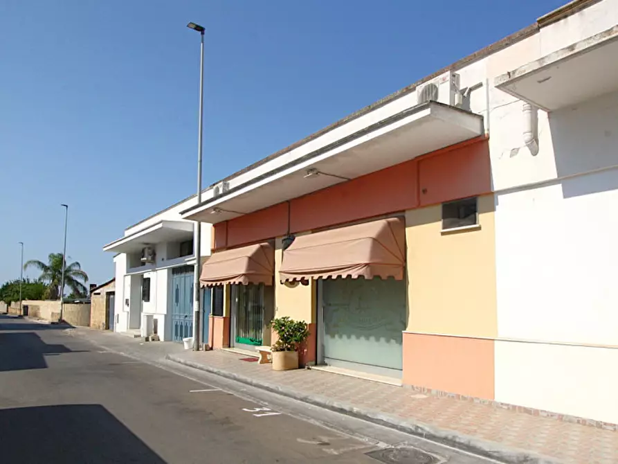 Immagine 2 di Attività commerciale in vendita  in Via Bolzano a Matino