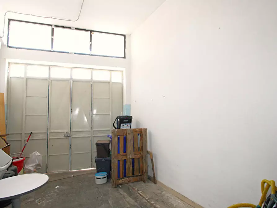 Immagine 17 di Attività commerciale in vendita  in Via Bolzano a Matino