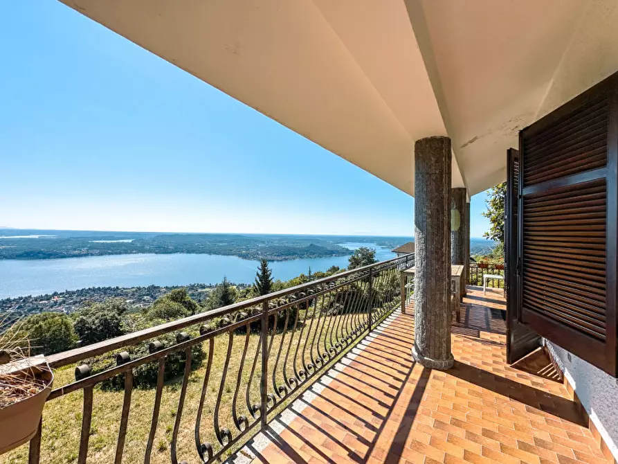 Immagine 2 di Villa in vendita  in Via Panoramica 2 a Massino Visconti