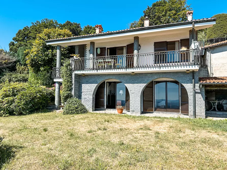 Immagine 3 di Villa in vendita  in Via Panoramica 2 a Massino Visconti
