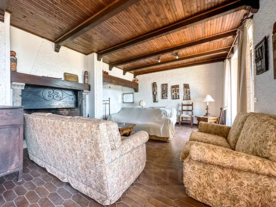 Immagine 6 di Villa in vendita  in Via Panoramica 2 a Massino Visconti