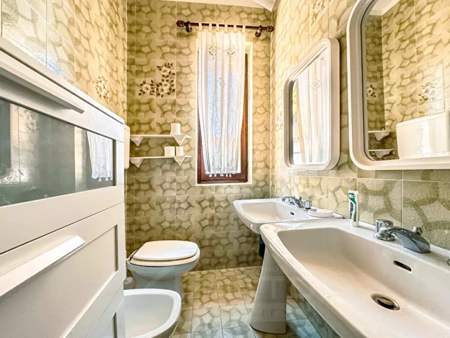 Immagine 24 di Villa in vendita  in Via Panoramica 2 a Massino Visconti