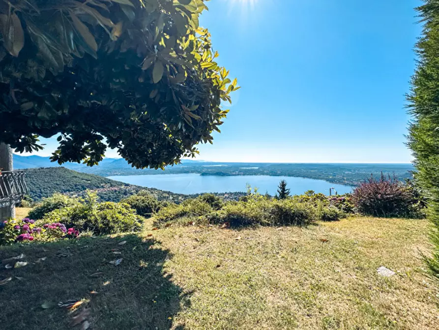 Immagine 28 di Villa in vendita  in Via Panoramica 2 a Massino Visconti