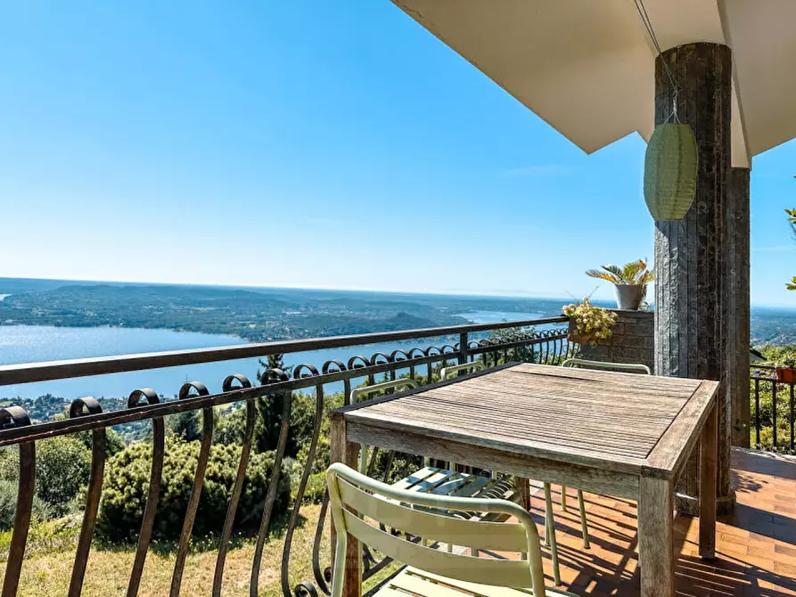 Immagine 29 di Villa in vendita  in Via Panoramica 2 a Massino Visconti