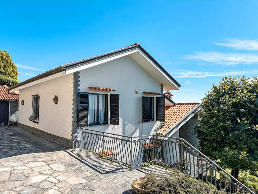 Immagine 33 di Villa in vendita  in Via Panoramica 2 a Massino Visconti