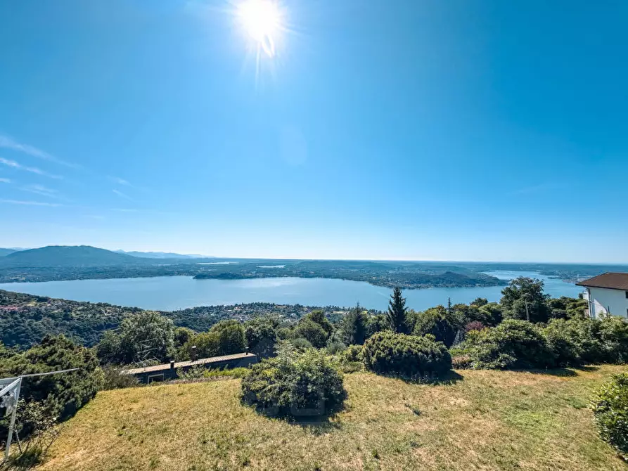 Immagine 35 di Villa in vendita  in Via Panoramica 2 a Massino Visconti