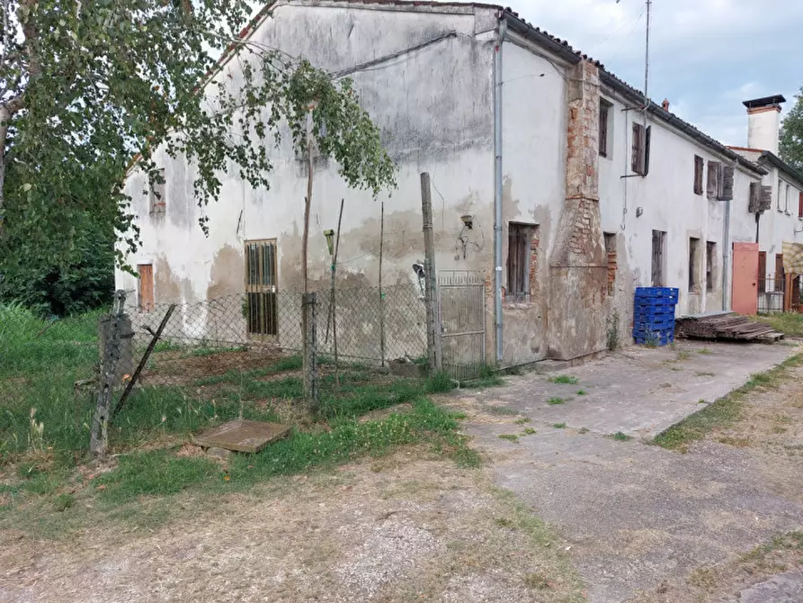 Immagine 1 di Rustico / casale in vendita  a Castelbaldo
