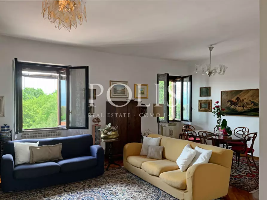 Immagine 5 di Villa in vendita  in VIA DIAZ a Alzate Brianza