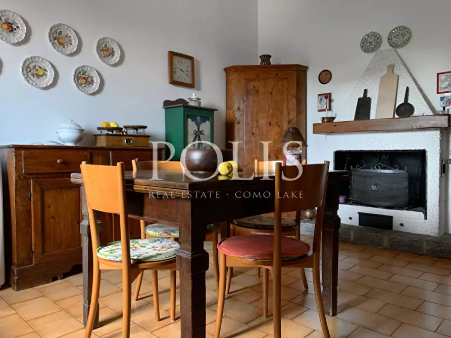 Immagine 8 di Villa in vendita  in VIA DIAZ a Alzate Brianza