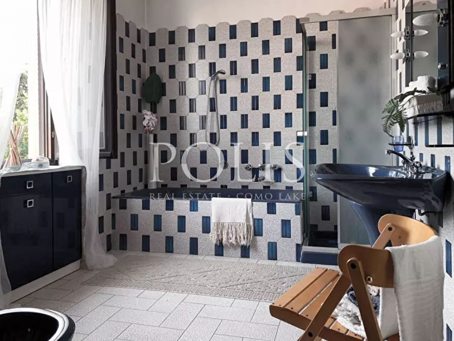 Immagine 12 di Villa in vendita  in VIA DIAZ a Alzate Brianza