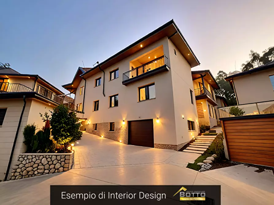 Immagine 2 di Casa bifamiliare in vendita  in via di mezzo 4 a Stresa