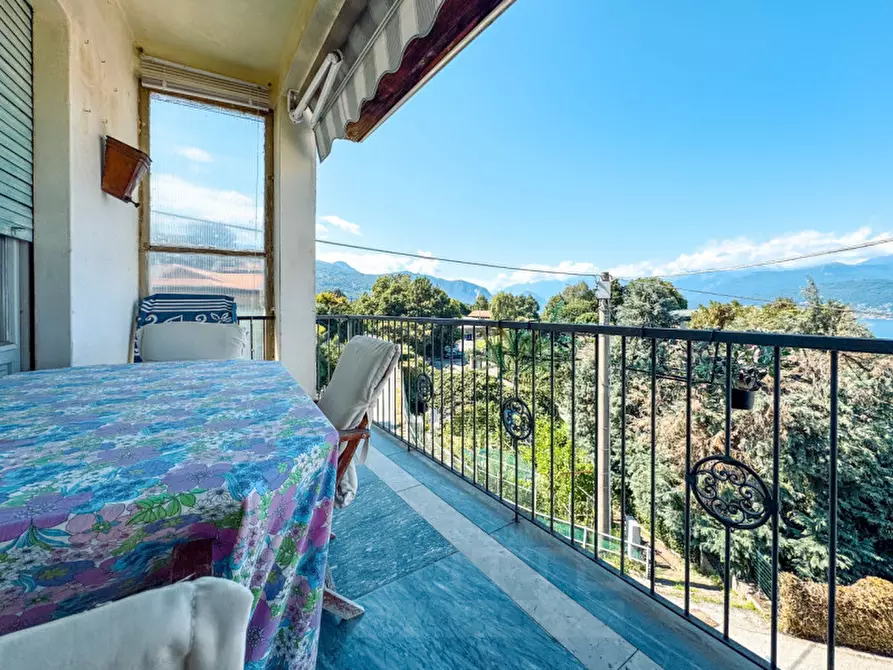 Immagine 4 di Casa bifamiliare in vendita  in via di mezzo 4 a Stresa