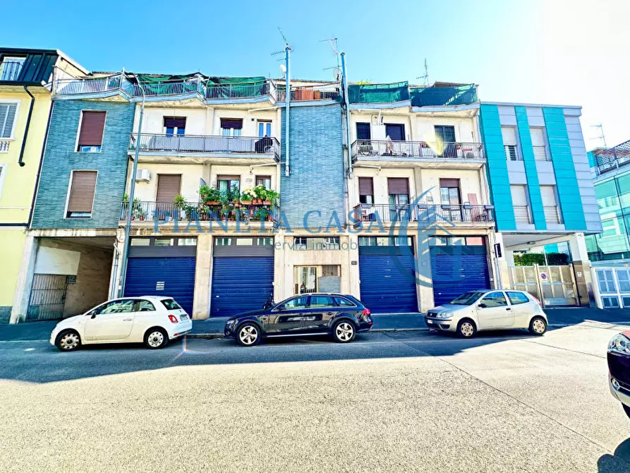 Immagine 5 di Appartamento in vendita  in Via Gadames 121 Milano a Milano