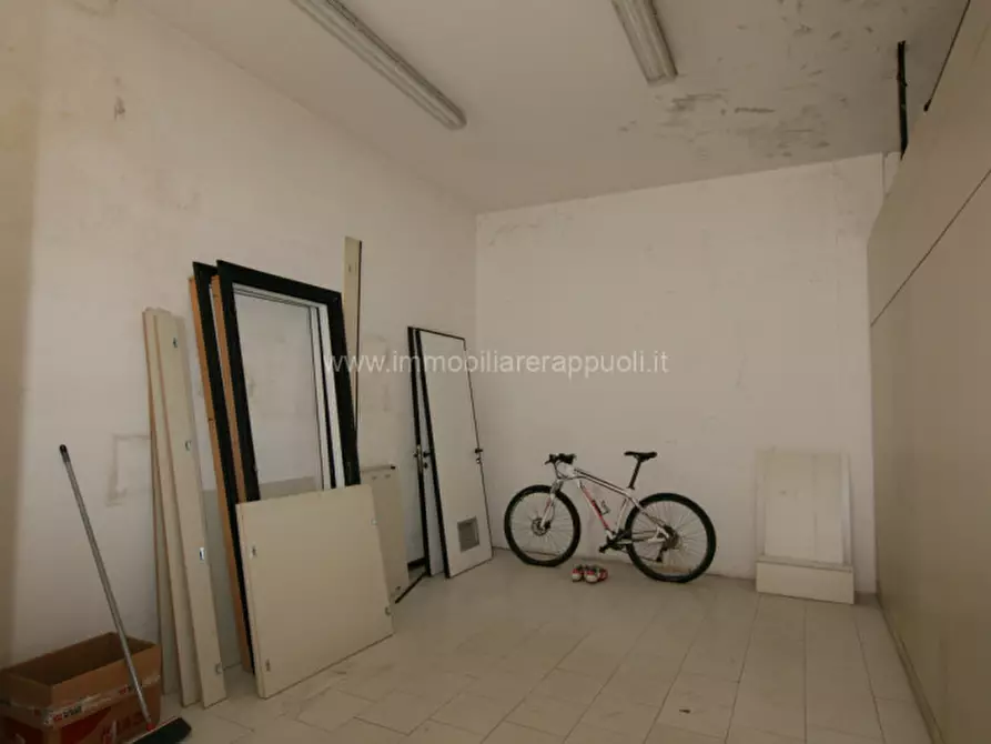 Immagine 2 di Laboratorio in affitto  a Sinalunga