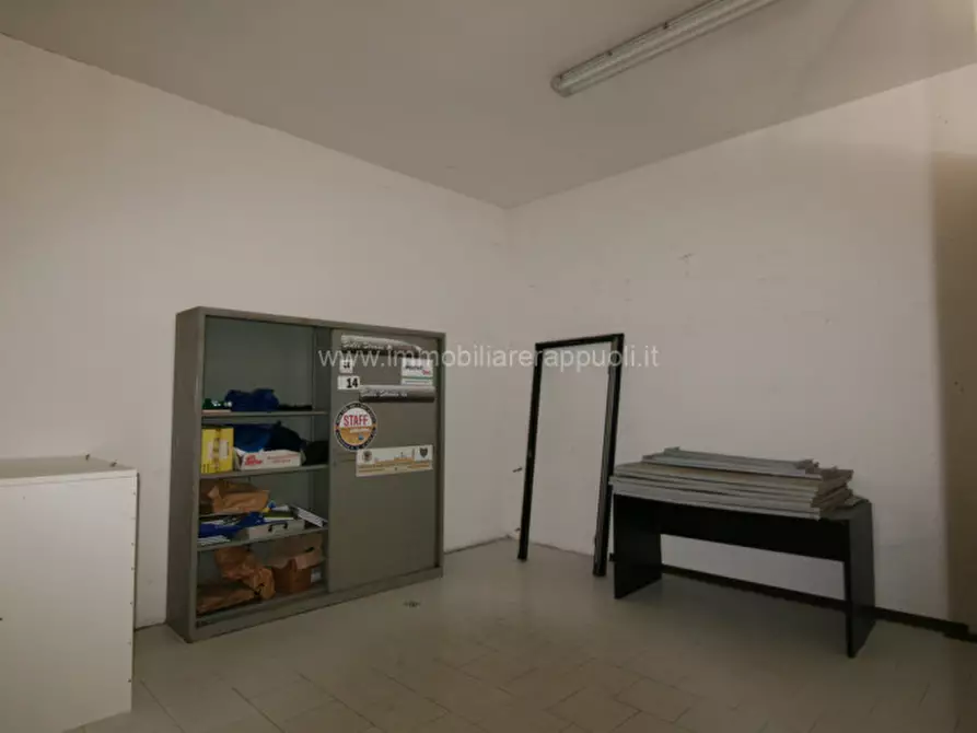 Immagine 4 di Laboratorio in affitto  a Sinalunga