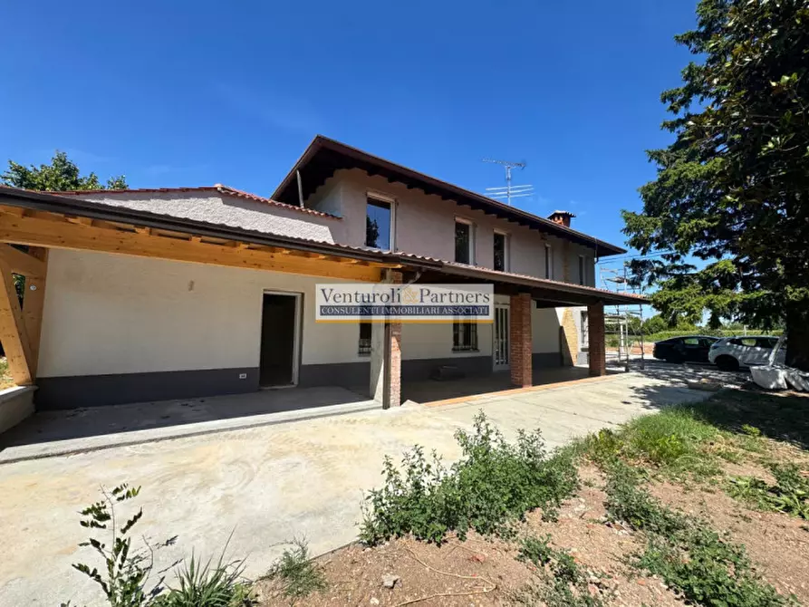 Immagine 1 di Villa in vendita  in Via Bredazzane a Montichiari