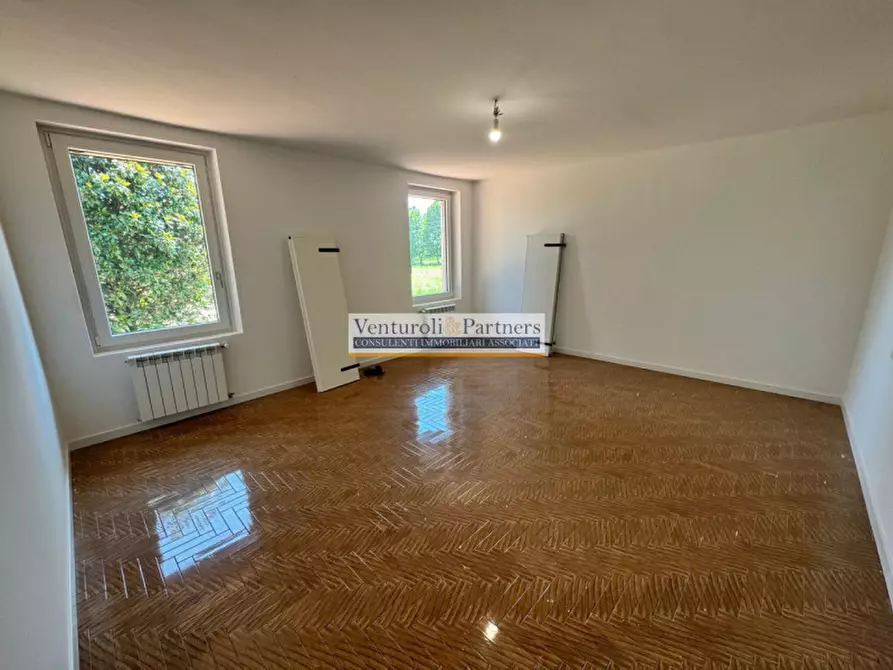 Immagine 5 di Villa in vendita  in Via Bredazzane a Montichiari
