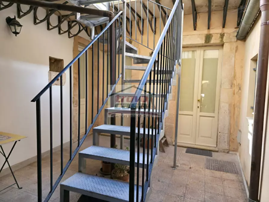 Immagine 1 di Appartamento in vendita  in via Mario Minniti 27 a Siracusa