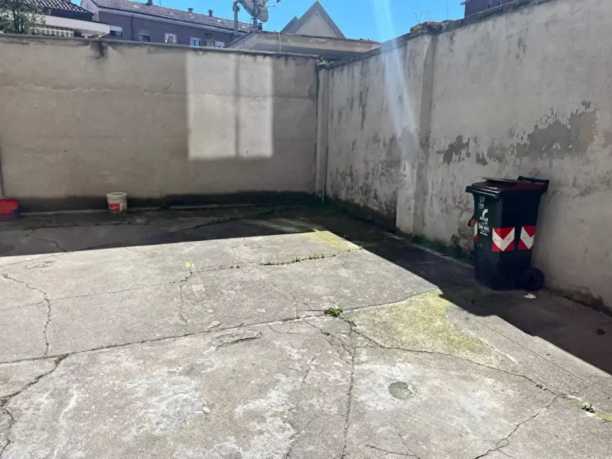 Immagine 2 di Posto auto in vendita  in via Nizza 371 a Torino