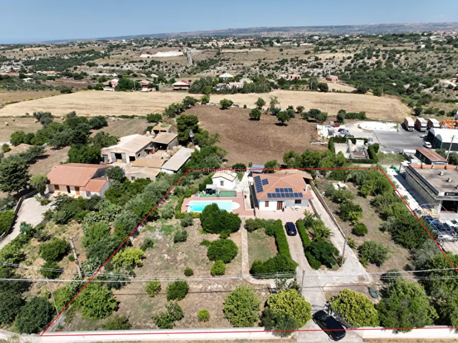 Immagine 2 di Casa indipendente in vendita  a Modica