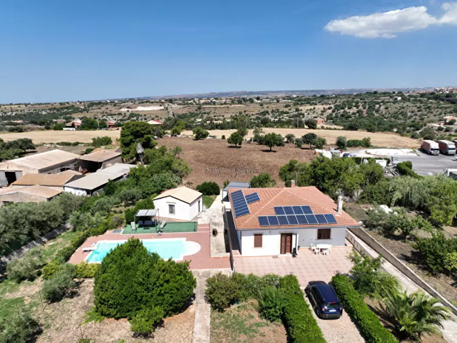 Immagine 7 di Casa indipendente in vendita  a Modica