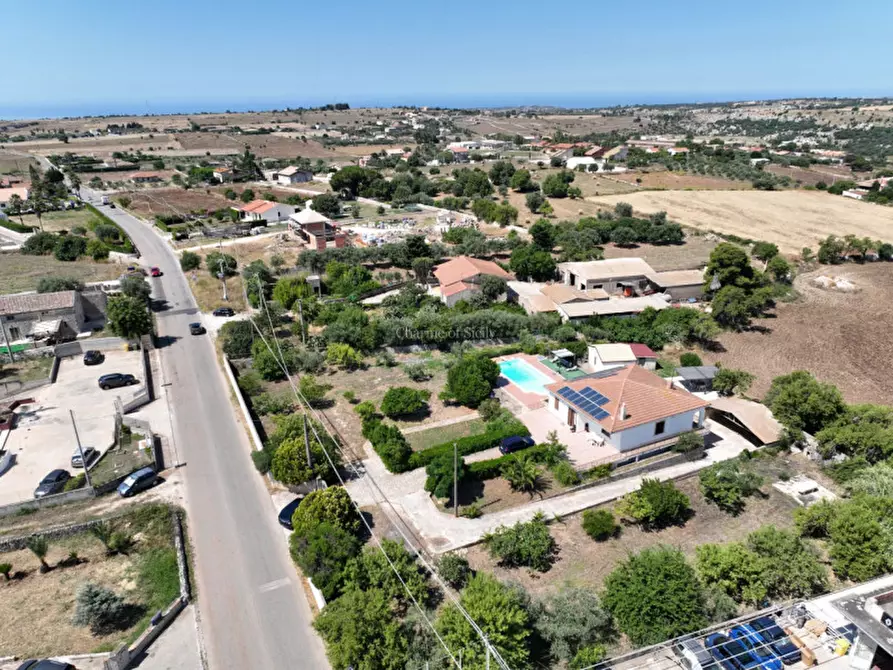 Immagine 49 di Casa indipendente in vendita  a Modica