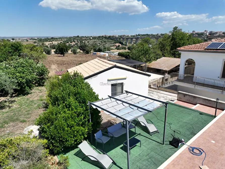 Immagine 52 di Casa indipendente in vendita  a Modica