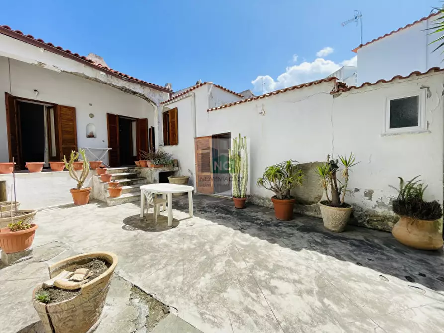 Immagine 1 di Casa indipendente in vendita  in Via Gaetano Morgera a Forio