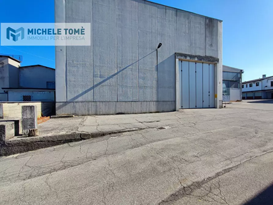 Immagine 1 di Capannone industriale in affitto  in località paradiso di sotto a Peschiera Del Garda