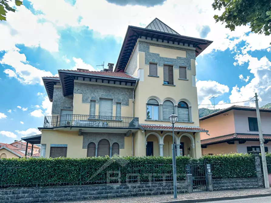 Immagine 2 di Appartamento in vendita  in Viale Rimembranze 7 a Borgosesia