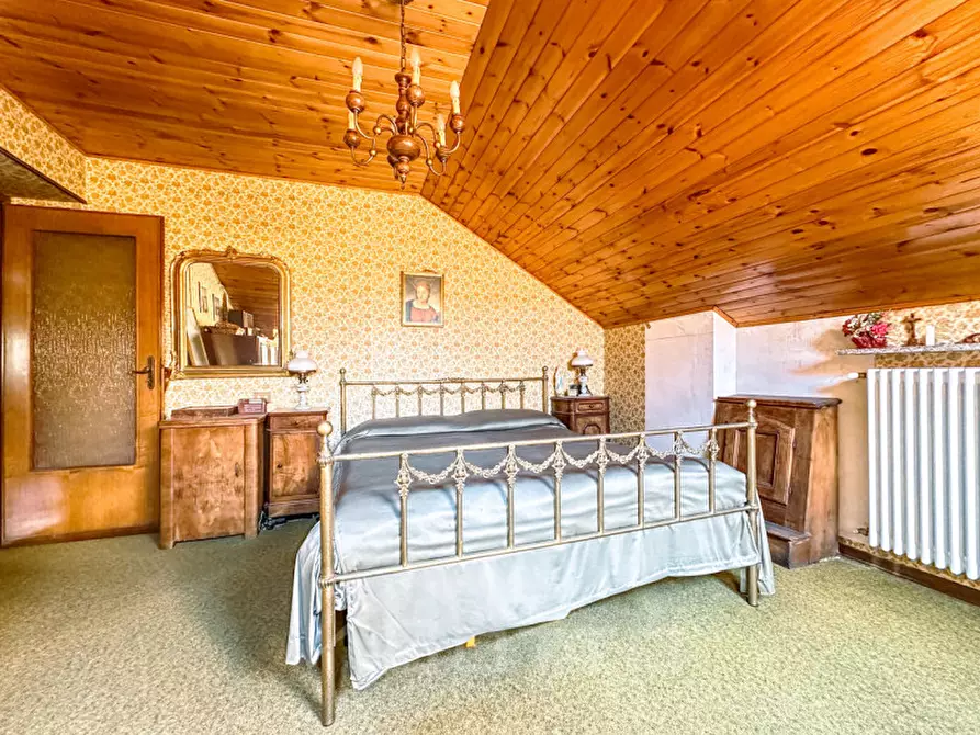 Immagine 11 di Appartamento in vendita  in Viale Rimembranze 7 a Borgosesia