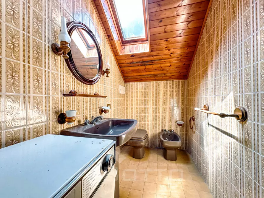 Immagine 13 di Appartamento in vendita  in Viale Rimembranze 7 a Borgosesia