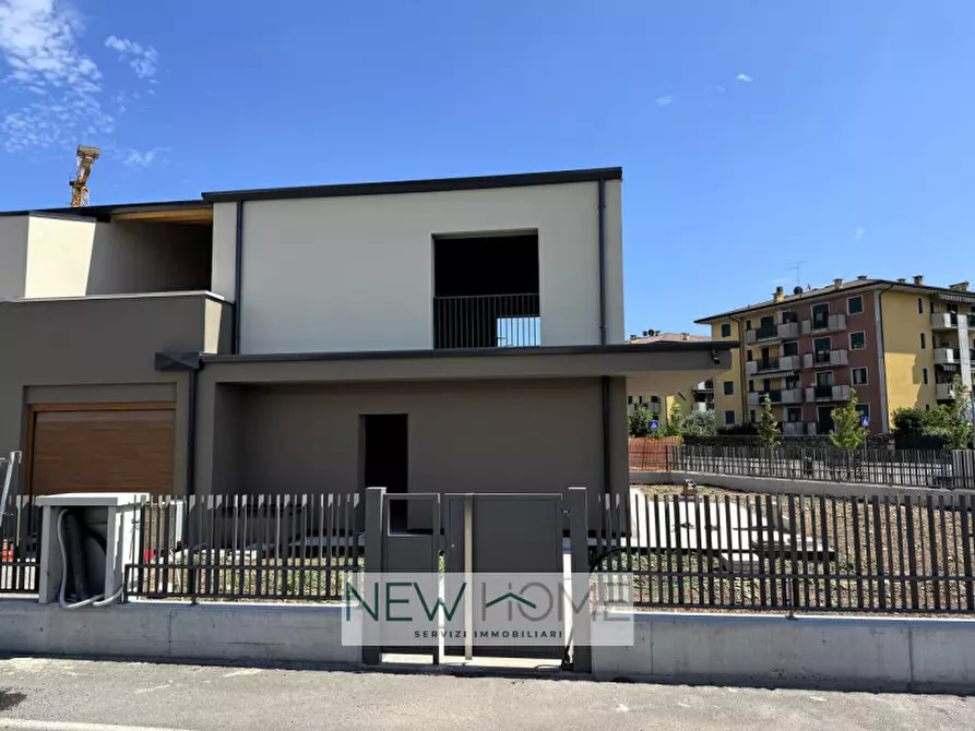 Immagine 2 di Casa bifamiliare in vendita  in via san giovanni luaptoto a Verona