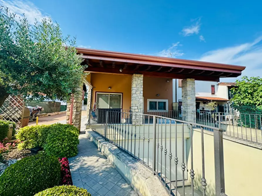 Immagine 3 di Villa in vendita  a Ghedi