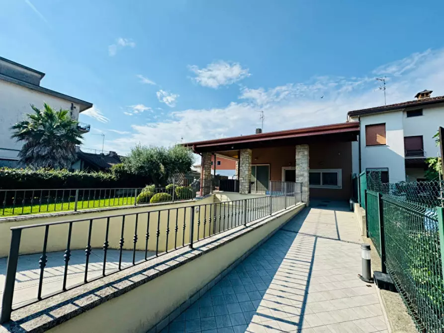 Immagine 6 di Villa in vendita  a Ghedi