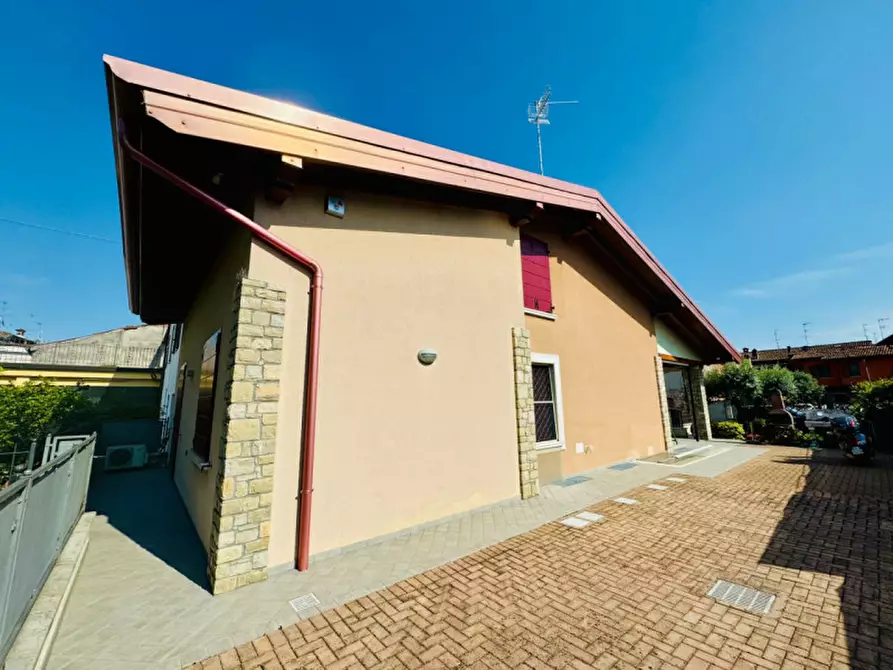 Immagine 7 di Villa in vendita  a Ghedi