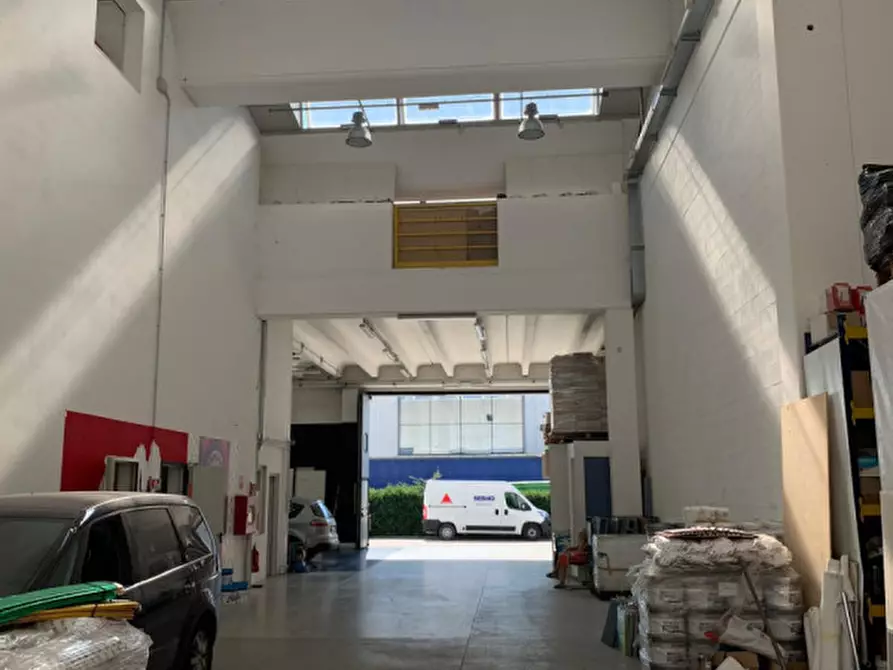 Immagine 2 di Capannone industriale in affitto  in Via Bragni a Cadoneghe