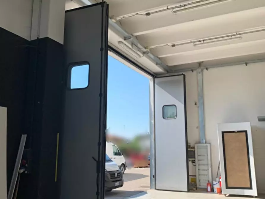 Immagine 4 di Capannone industriale in affitto  in Via Bragni a Cadoneghe