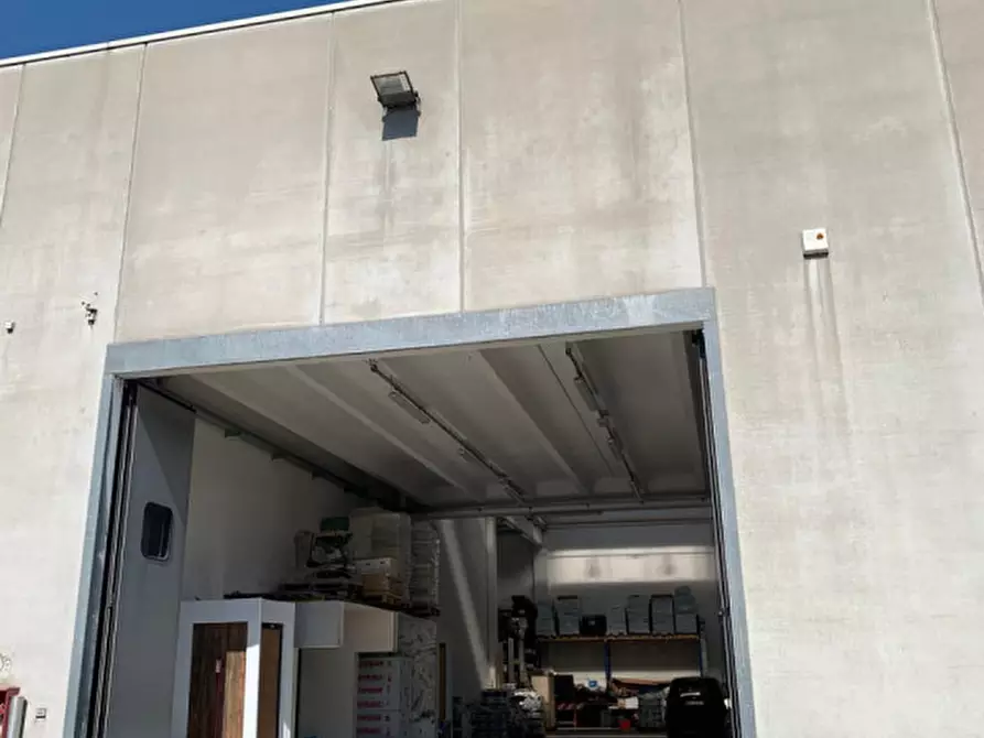 Immagine 10 di Capannone industriale in affitto  in Via Bragni a Cadoneghe