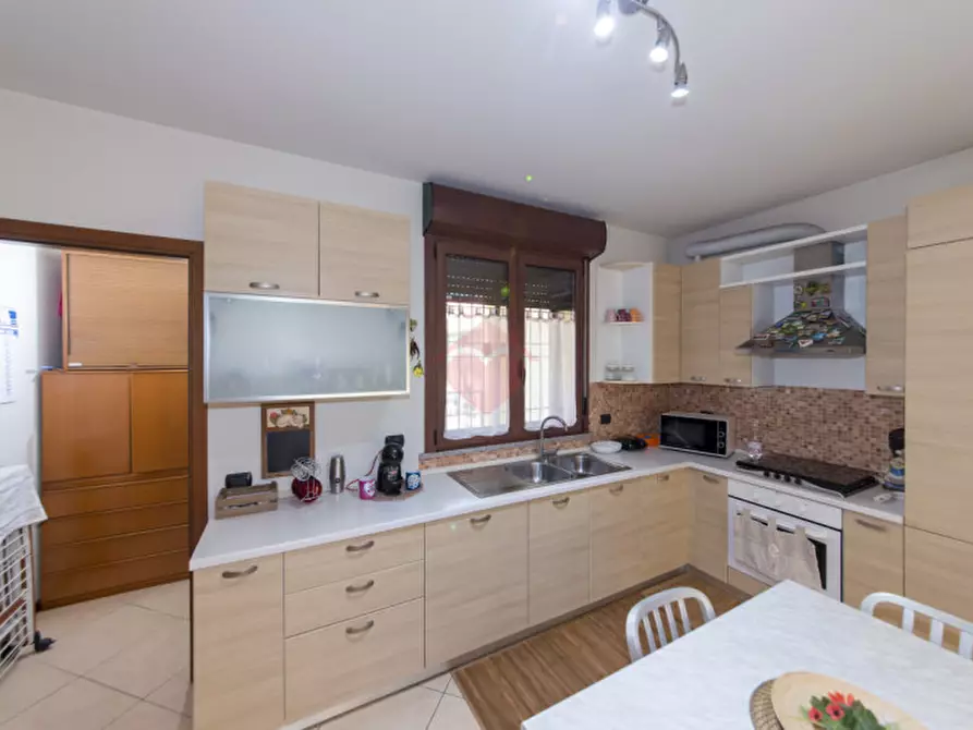 Immagine 10 di Appartamento in vendita  in Via Edmondo De Amicis 6 a Gorgonzola