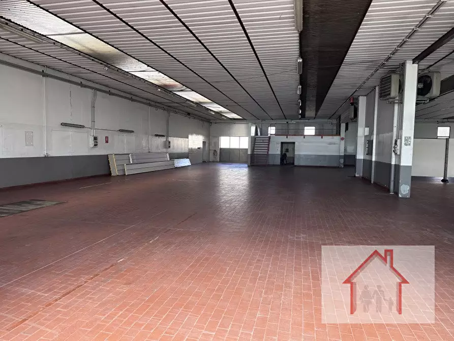 Immagine 1 di Capannone industriale in vendita  a Spresiano