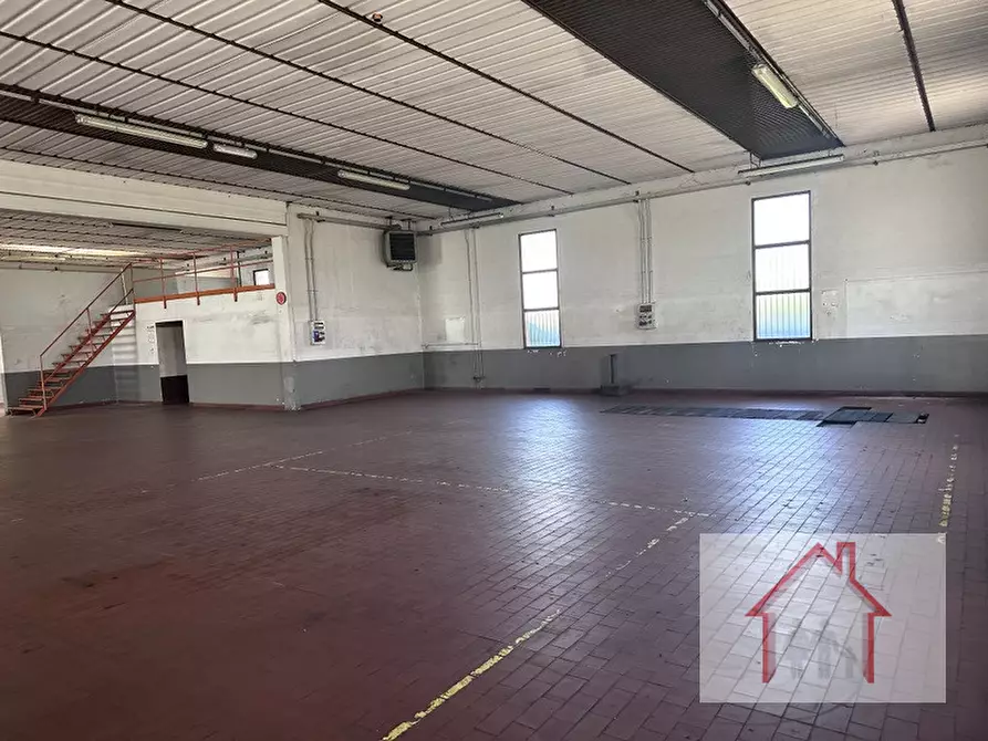 Immagine 6 di Capannone industriale in vendita  a Spresiano